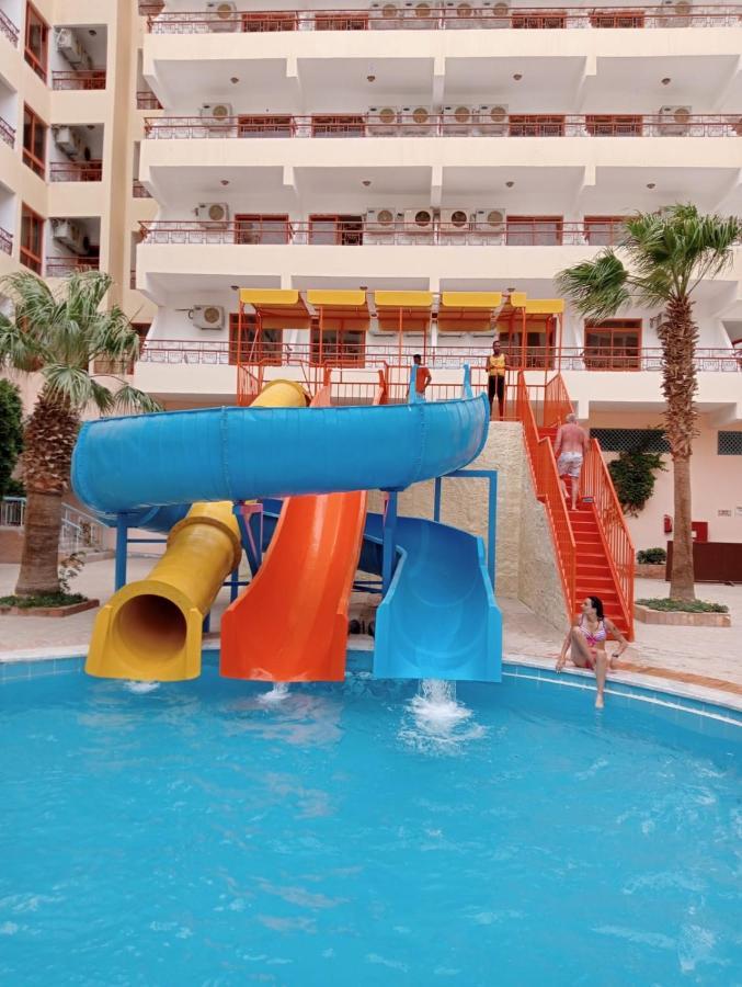 Empire Hotel Aqua Park Hurghada Bagian luar foto